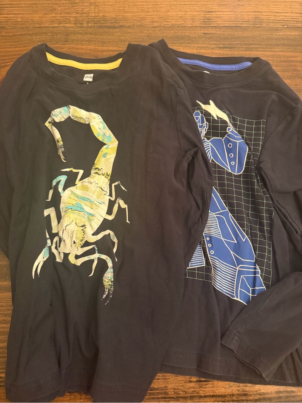 2 Tea Collection Black Long-Sleeve Tees glow in the dark Scorpion robot Graphics